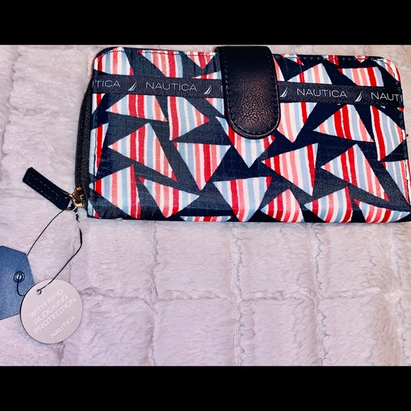 NWT Beautiful, Nautica Wallet  Make an Offer 😊 - Picture 2 of 13